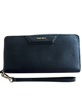 Nine West Black Leather Zip Around Wristlet Wallet Bag Gold Logo Like New